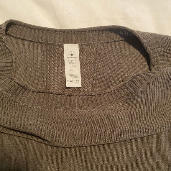 Lululemon split side shirt sleeve sweater - Picture 4 of 4